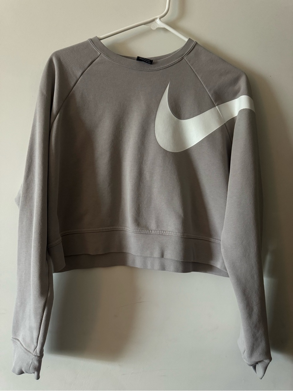 Nike Women's Greyish/brown Cropped Crewneck Sweatshirt with Swoosh